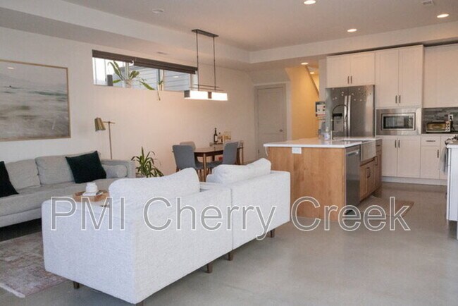 Building Photo - 2819 Jackson St