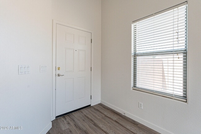 Foto del edificio - 24866 W Huntington Dr