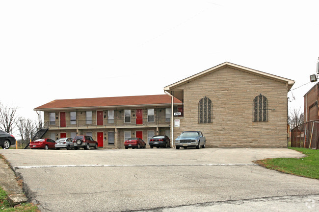 Saddlebrook Apts - Thorobred Apartments