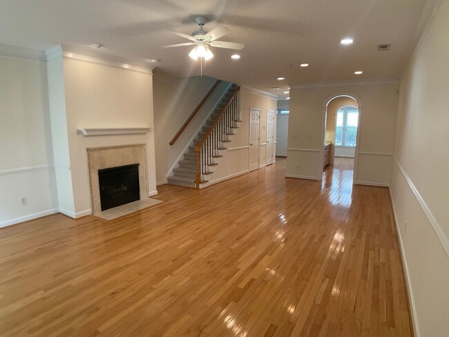 Foto del edificio - Gorgeous Condo in the heart of Chapel Hill