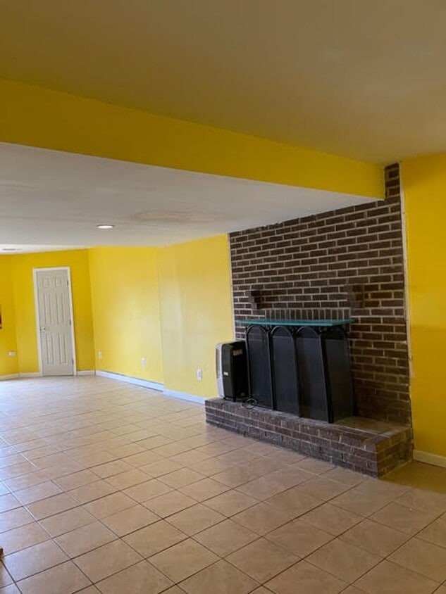 Building Photo - 16629 Geddy Ct