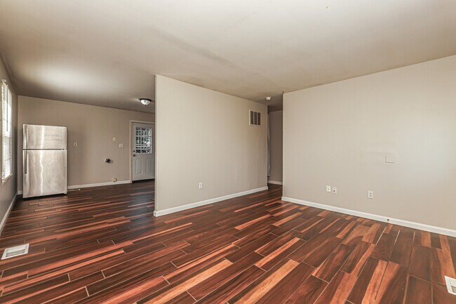 Foto del edificio - 1240 Berwald Dr
