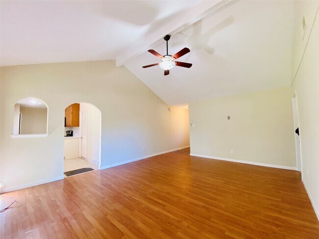 Foto del edificio - 13447 Greenway Dr