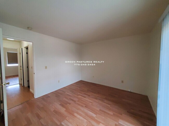 Building Photo - 3265 Reno Vista Dr