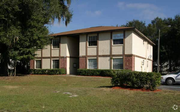 Foto del edificio - Lake Fredrica Townhomes