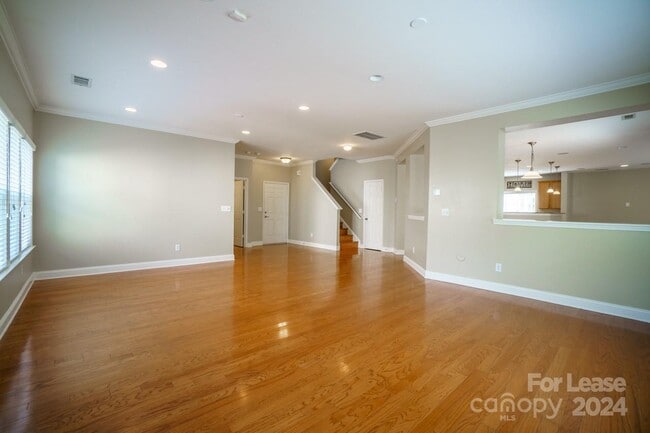 Building Photo - 9611 Seamill Rd