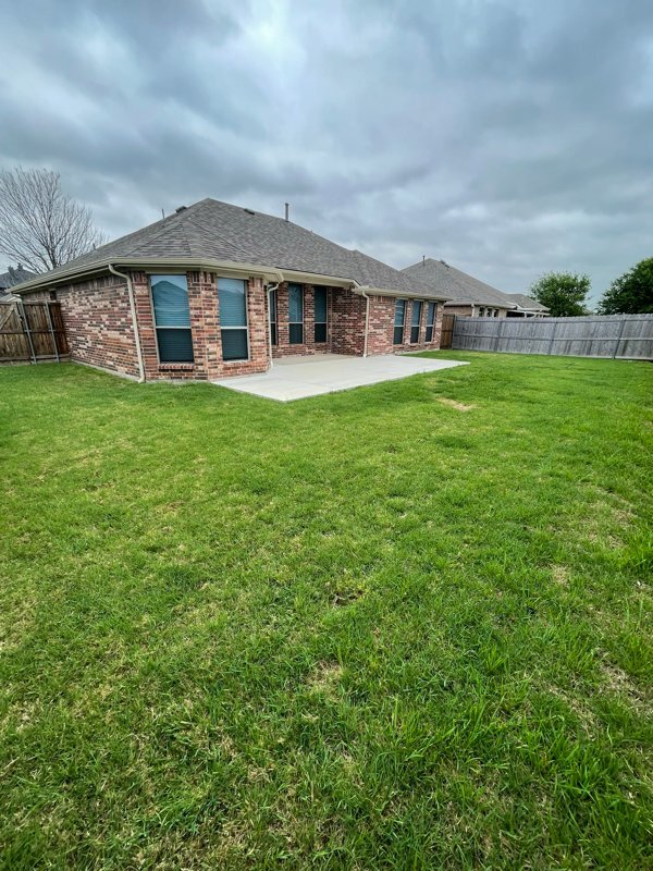 Photo - 2104 Oakridge Dr House