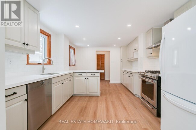 Building Photo - 87 Ashbourne Dr