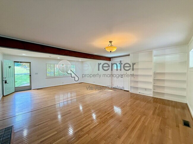 Foto del edificio - 1406 Highland Way