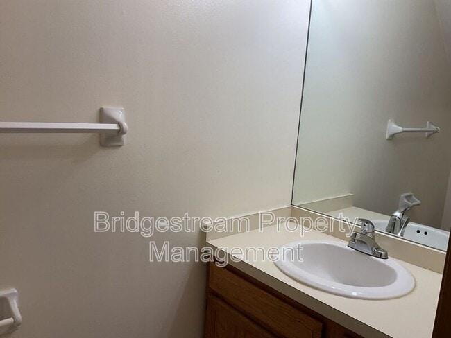 Building Photo - 4595 Burchdale St