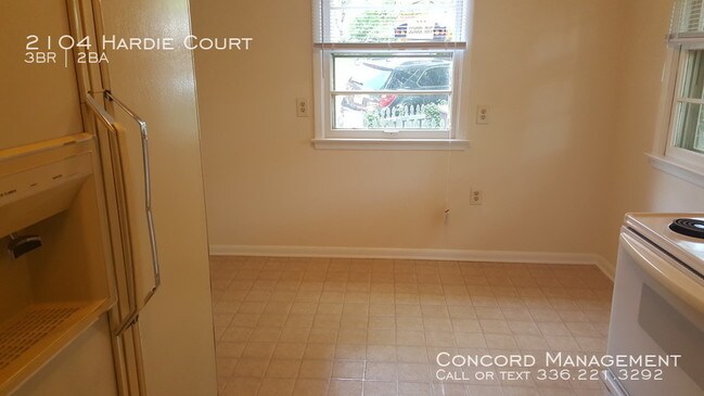 Building Photo - 2104 Hardie Court