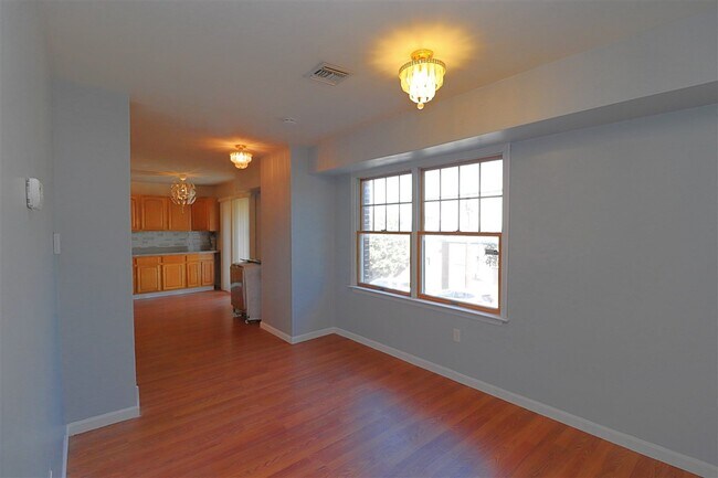 Foto del edificio - 156 Fowler Ave