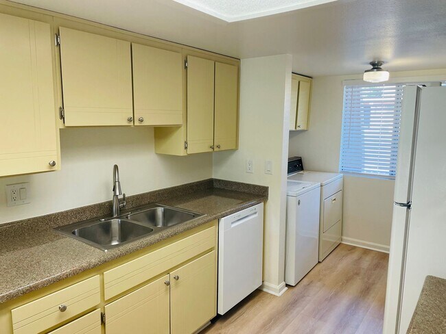 Foto del edificio - VILLAGE OF OAK CREEK