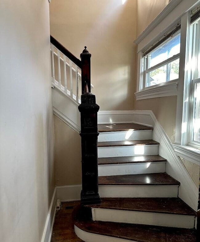 Building Photo - 205 Scammel St