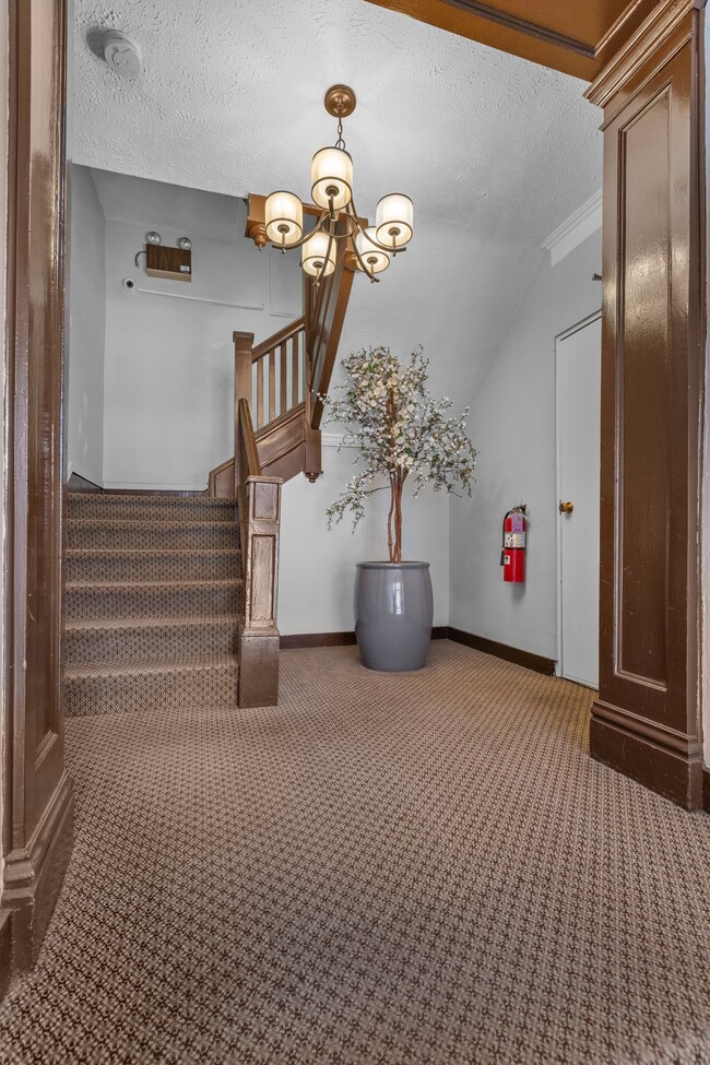 Photo - 5523 Ellsworth Ave Apartment