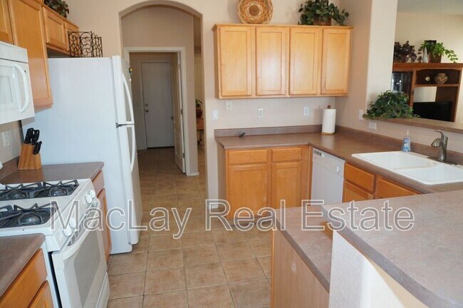 Building Photo - 1821 W Glenhaven Dr