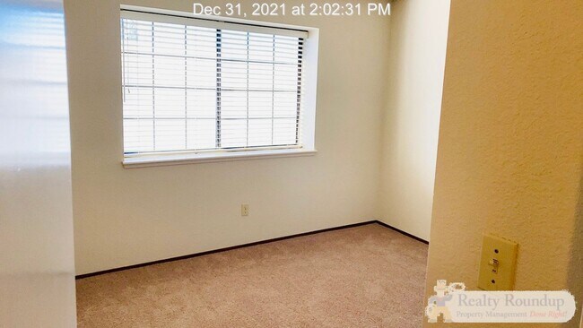 Foto del edificio - 8755 Pacific Hills Way