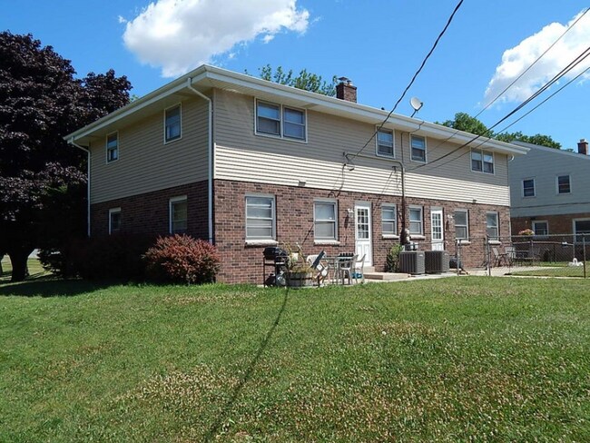 Foto del edificio - 10409 W Grant St