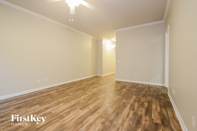 Foto del edificio - 1072 Pine Valley Dr