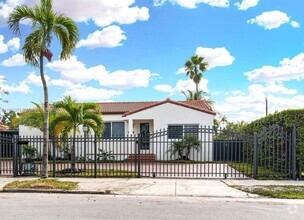 Building Photo - 2310 SW 19th St