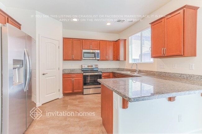 Building Photo - 1375 S Moccasin Trail