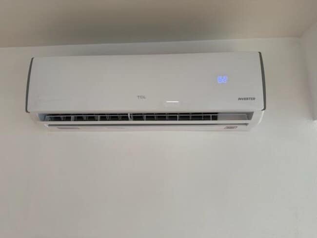 Foto del edificio - 6109 Riverton Ave