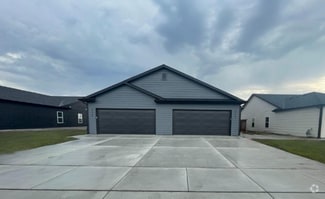 Building Photo - 2755 S Greenleaf St