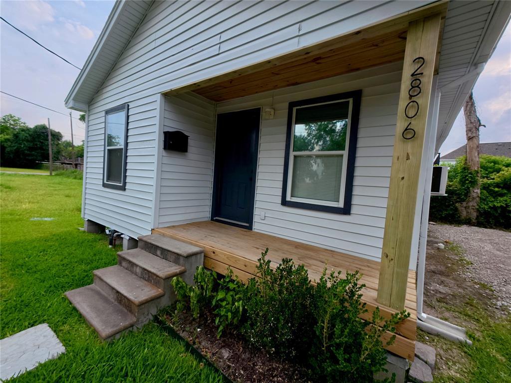 Foto principal - 2806 Nettleton St