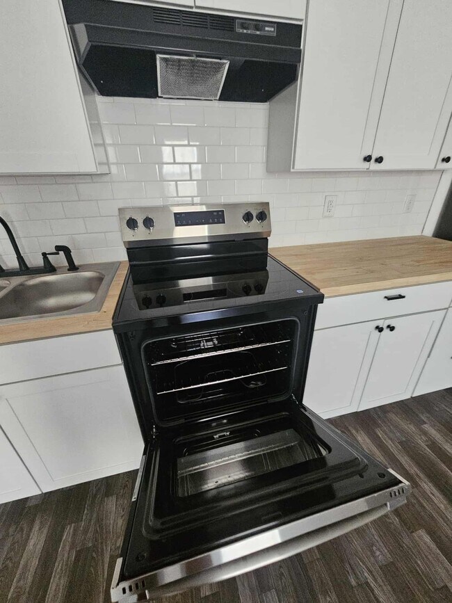 Foto del edificio - 2595 Holly Ave