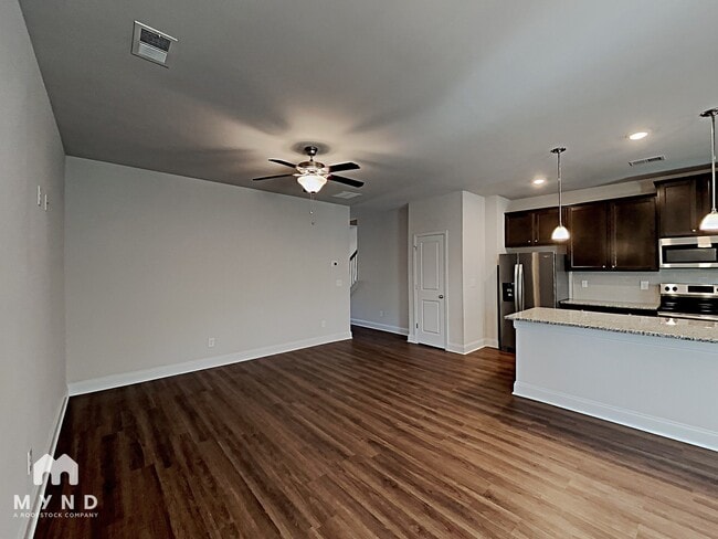 Foto del edificio - 10143 Benton Woods Dr