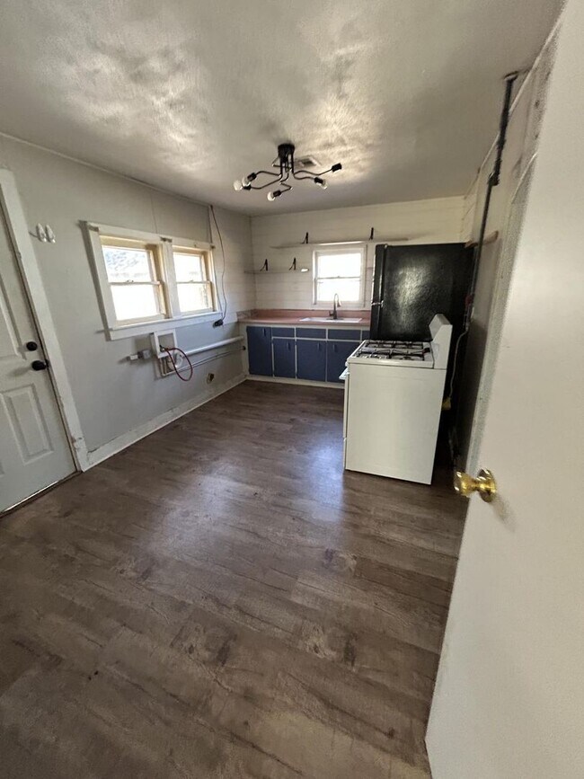 Foto del edificio - Cozy 2 Bedroom Home – Feels Just Like Home