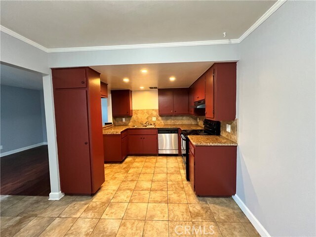 Foto del edificio - 2700 N Brea Blvd