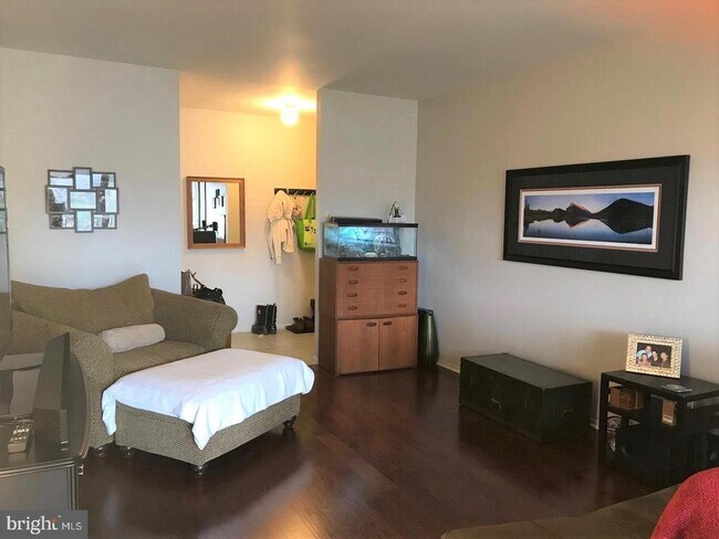 Foto del edificio - 2068 Royal Fern Ct