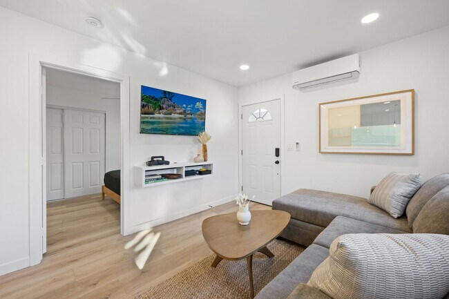 Foto del edificio - Fully furnished 1 bed 1 bath in Mission Beach.