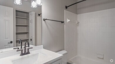 2BR,1BA,-915SF - Pines of York