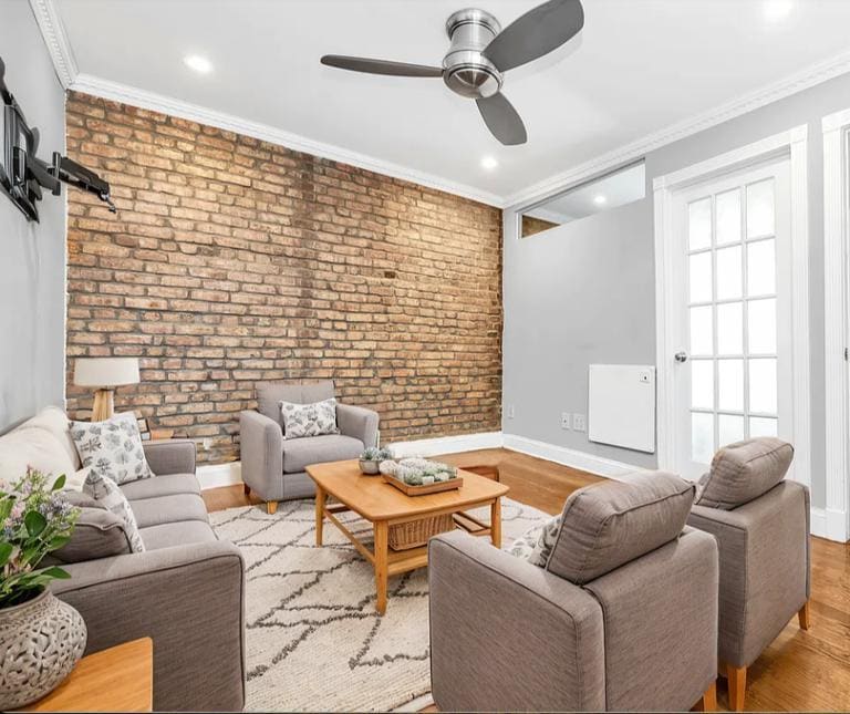 Primary Photo - 179 Essex St