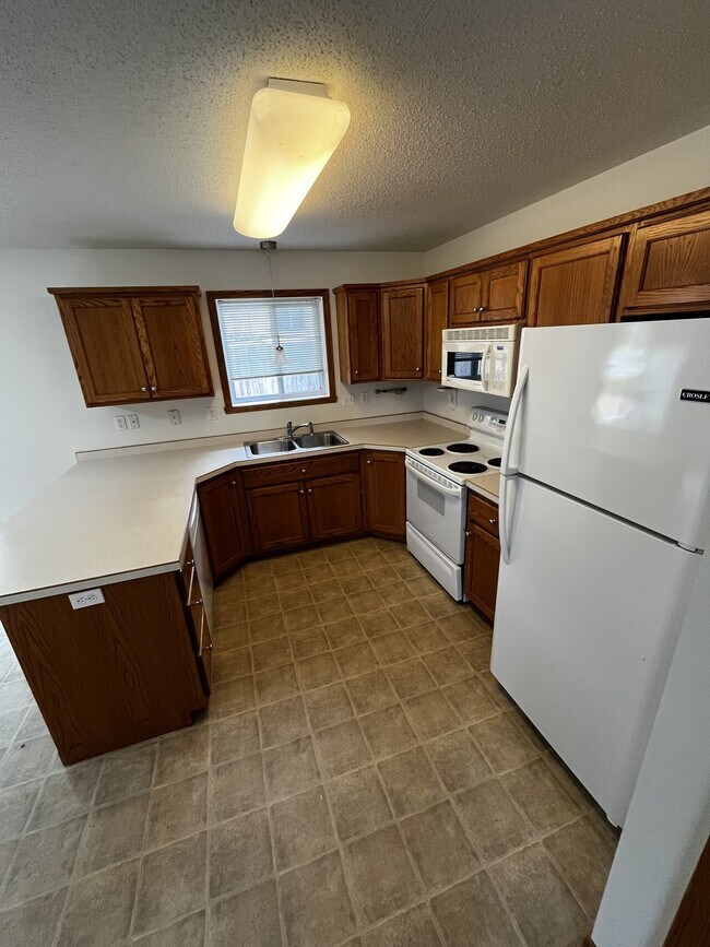 Building Photo - 701 West Fargo Townhomes