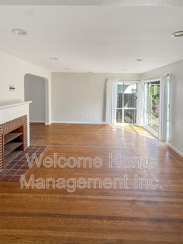 Photo - 184 Farrelly Dr House