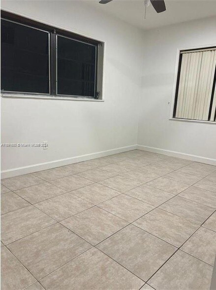 Foto del edificio - 11203 NW 12th Ave