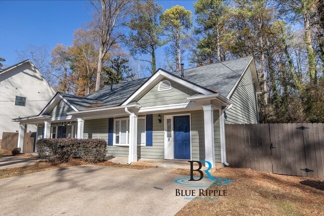 Building Photo - Spacious 3BR/2Bth Prime Smyrna Location on Dead End Street! Move in Special