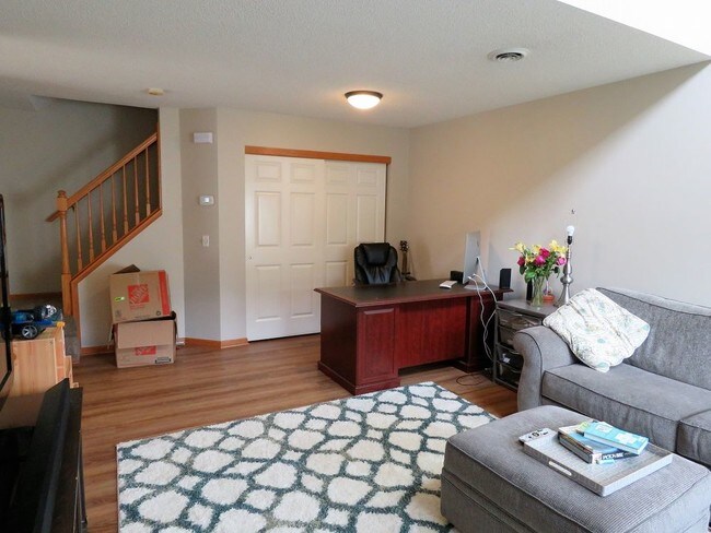 Building Photo - Great 2 bedroom plus loft in Apple Valley