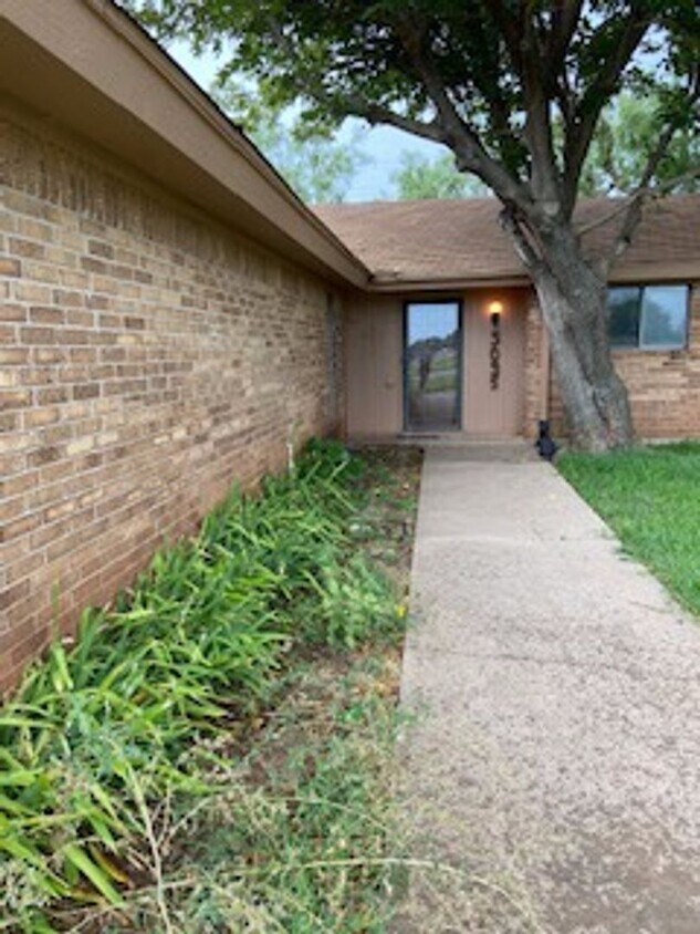 Primary Photo - 3035 Curry Ln