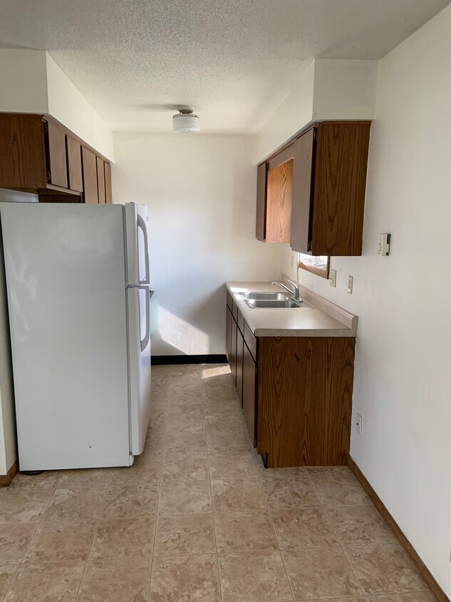 Kitchen - 167 Harmony St S