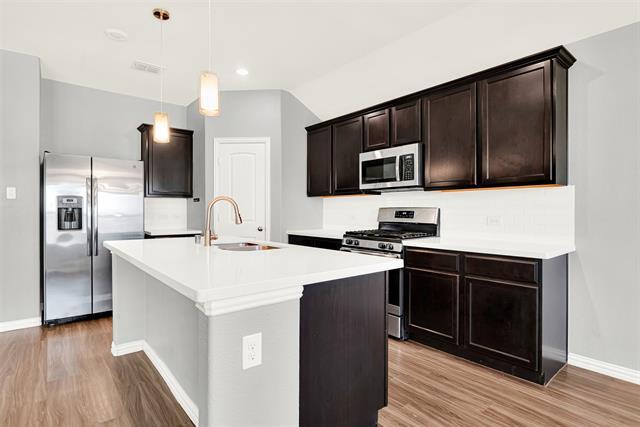 Foto del edificio - 806 Spruce Ln