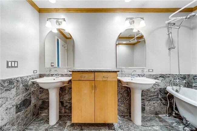 Building Photo - 2 br, 2 bath Condo - 235 Main St Apt 118