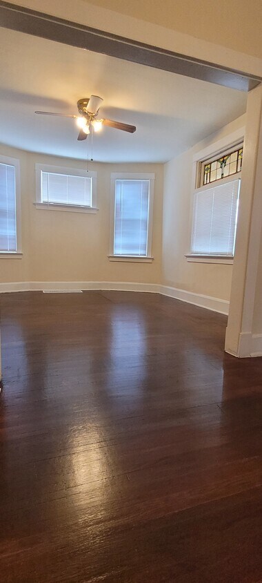 Foto principal - 1831 W North Bend Rd