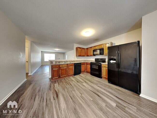 Foto del edificio - 9208 Pleasant Valley Dr