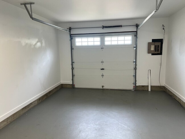 Building Photo - 1214 N 35th St