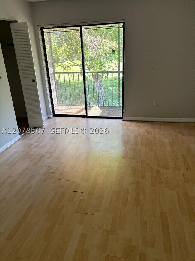 Foto del edificio - 1157 NE 210th Terrace