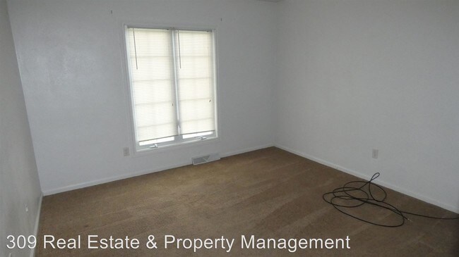 Foto del edificio - 5716-5718 W Fairview Rd